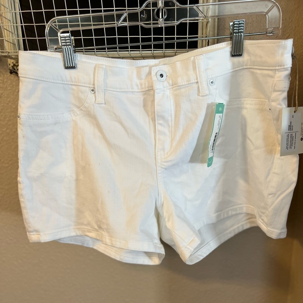 𝅺LILA ryan white shorts